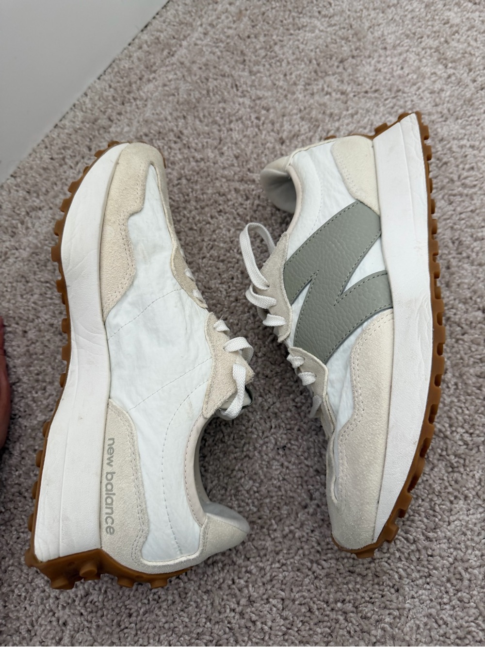 New Balance 327 in Linen/Sea Salt/Olive/Grey size 10 - Picture 5 of 9